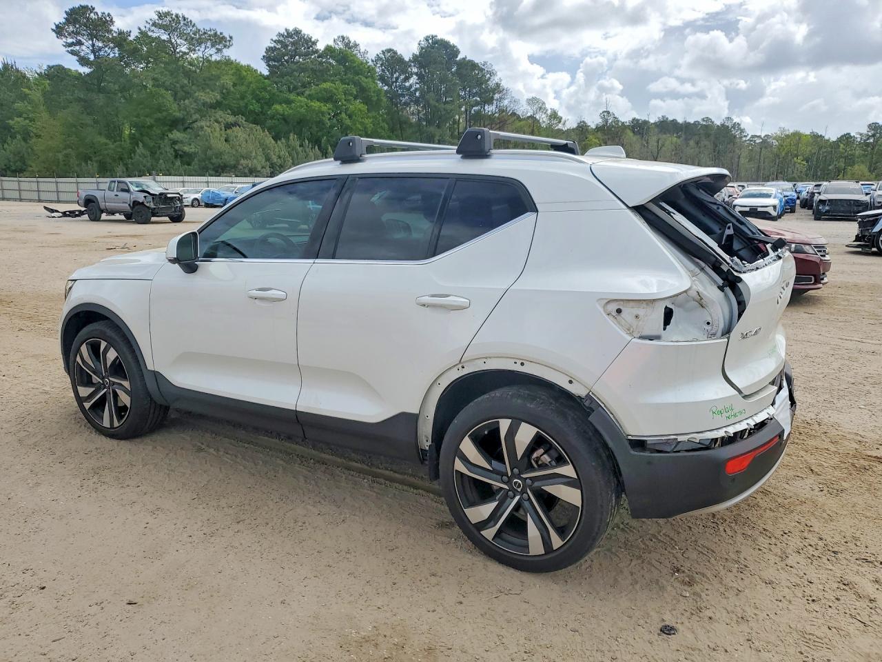 2024 Volvo Xc40 Plus - Фото 2