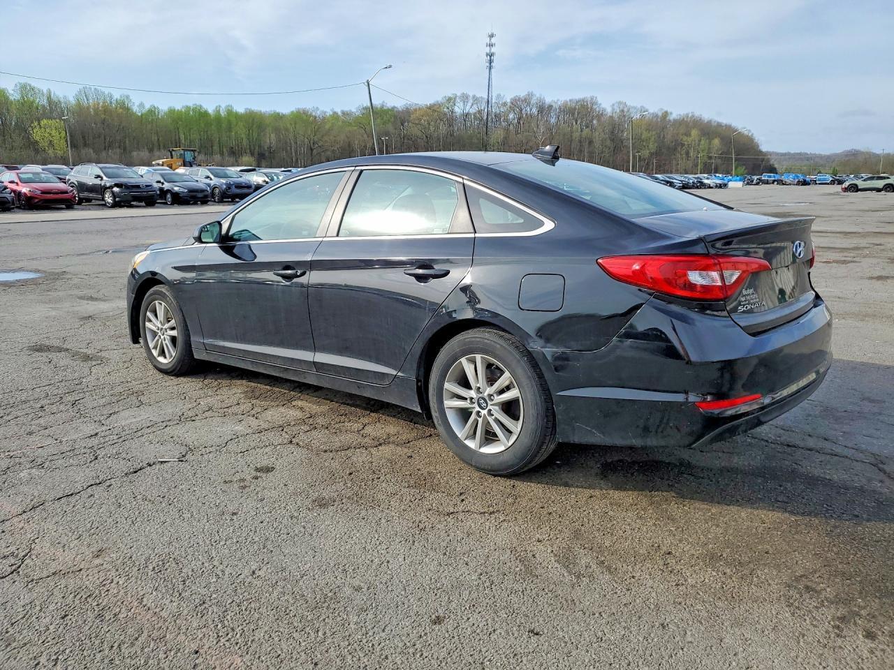 2017 Hyundai Sonata Se - Фото 2