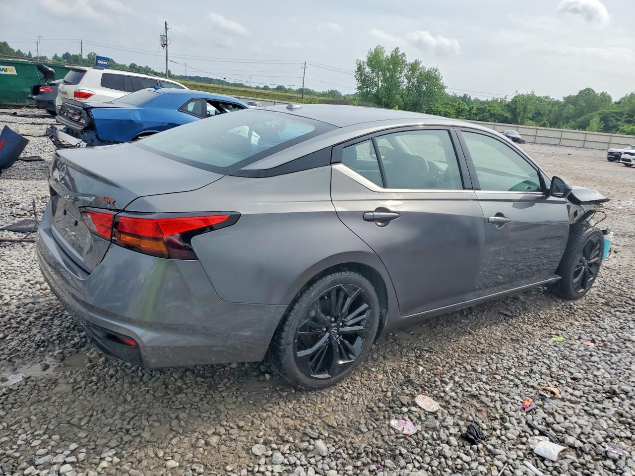 2023 Nissan Altima Sr - Image 3