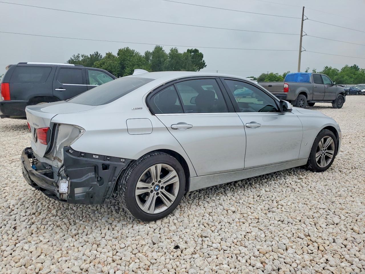 2017 BMW 330E - Фото 3
