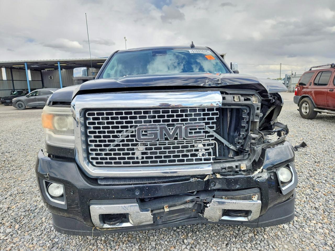 2015 GMC Sierra K2500 Denali - Image 5