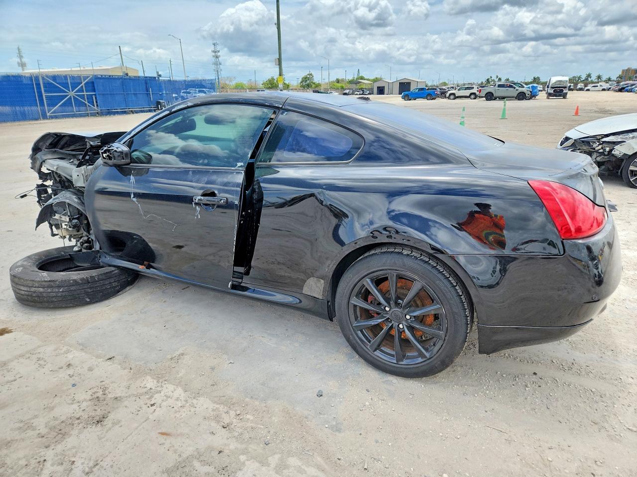 2011 Infiniti G37 Coupe Base - Фото 2