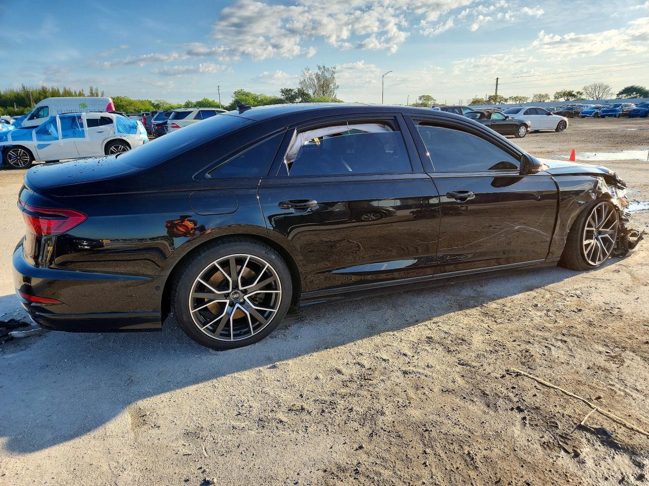 2020 Audi A8 L - Фото 3