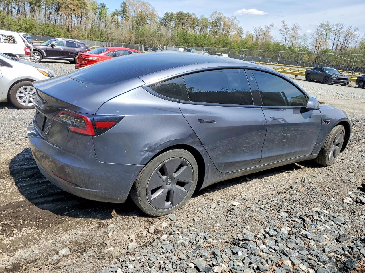 2022 Tesla Model 3 - Фото 3