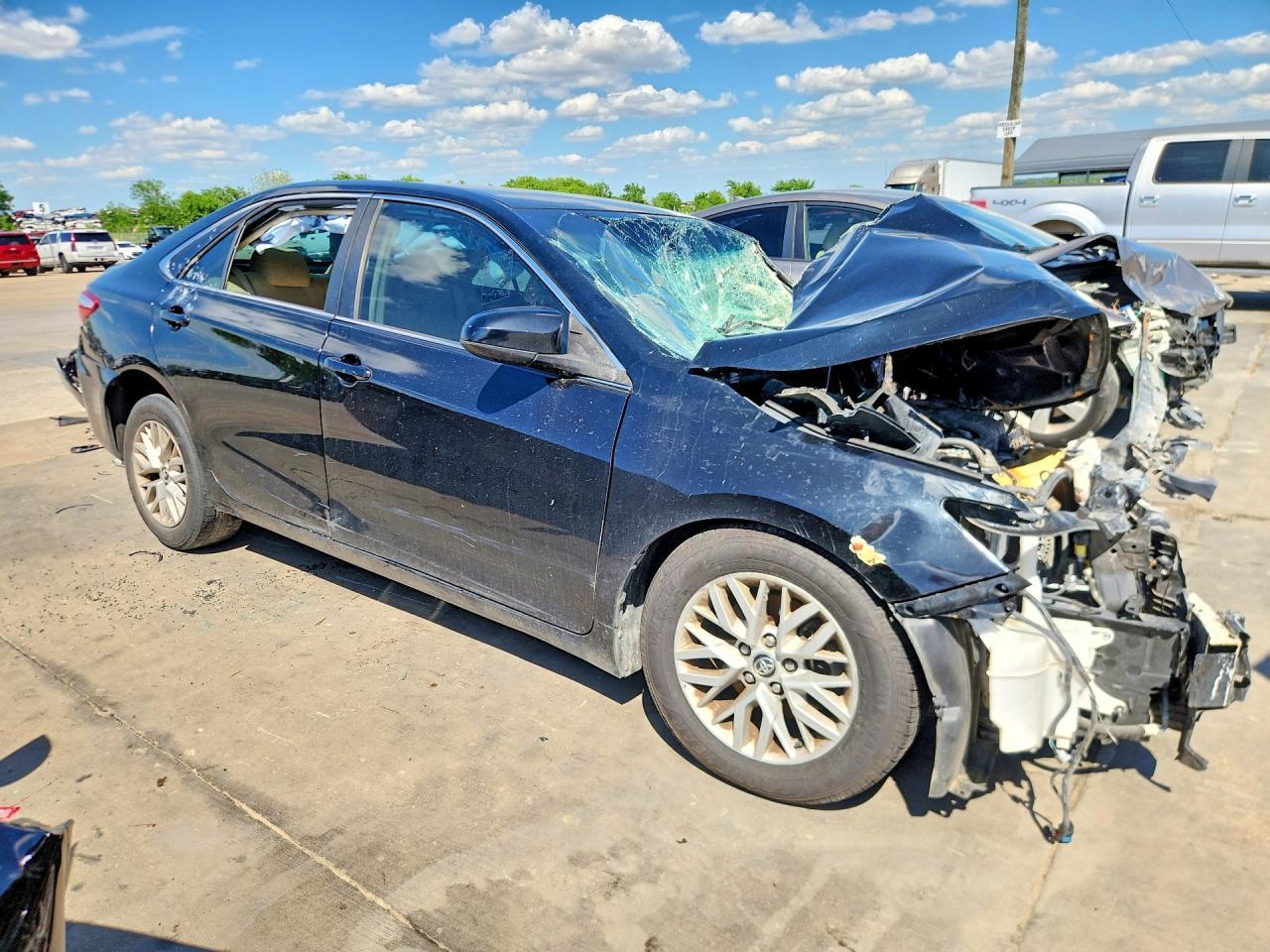 2016 Toyota Camry Le - Фото 4