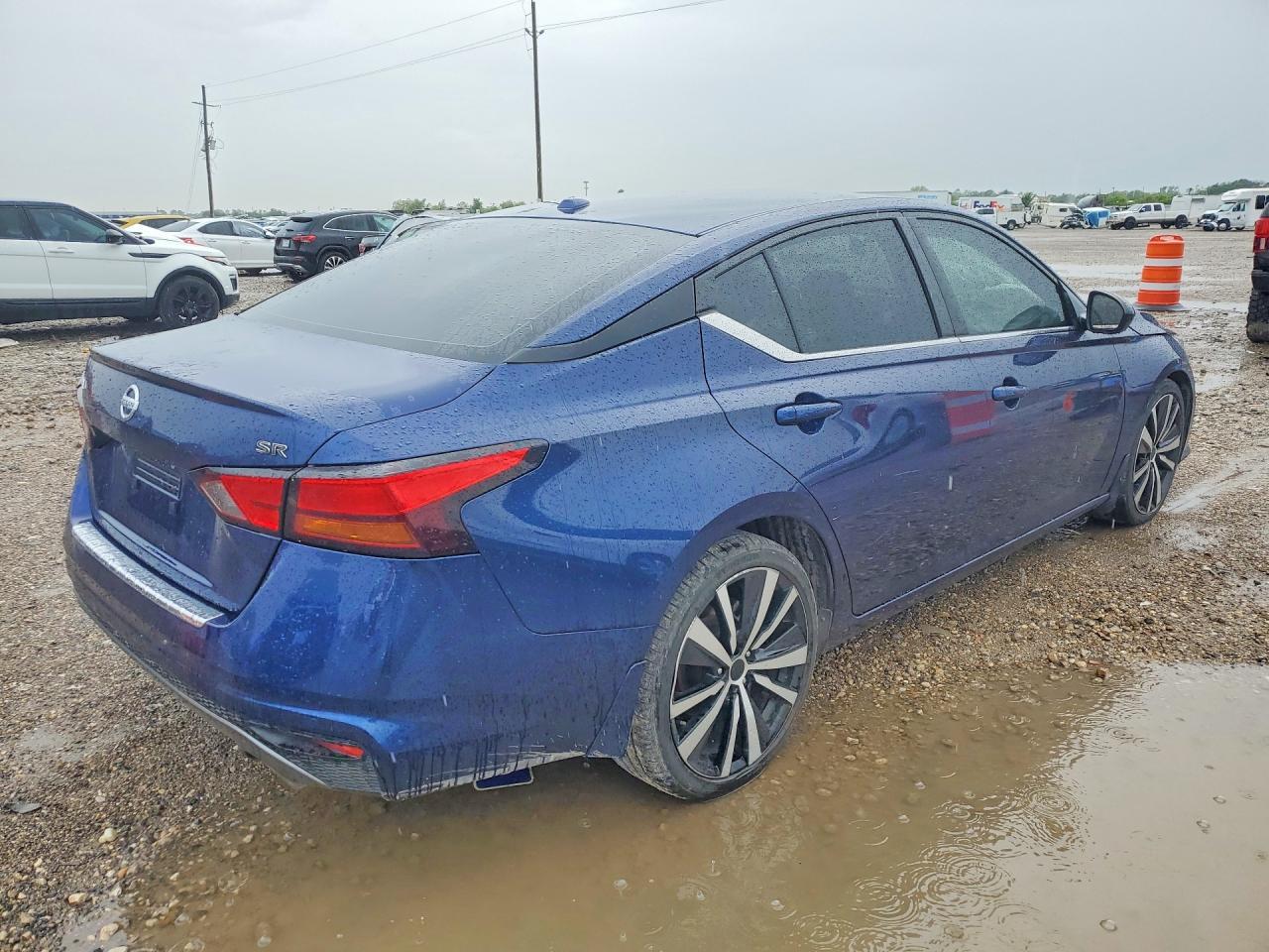 2022 Nissan Altima Sr - Фото 3