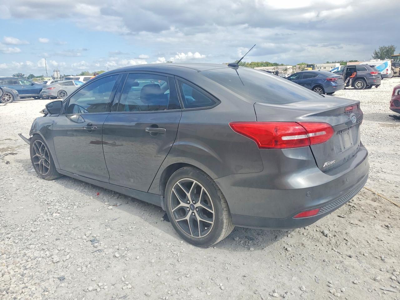 2018 Ford Focus Sel - Фото 2