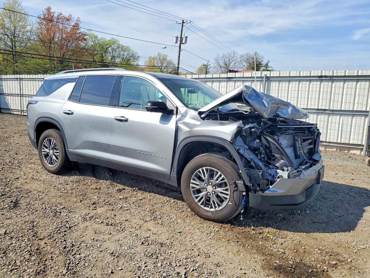 2025 Chevrolet Traverse Lt - Image 4