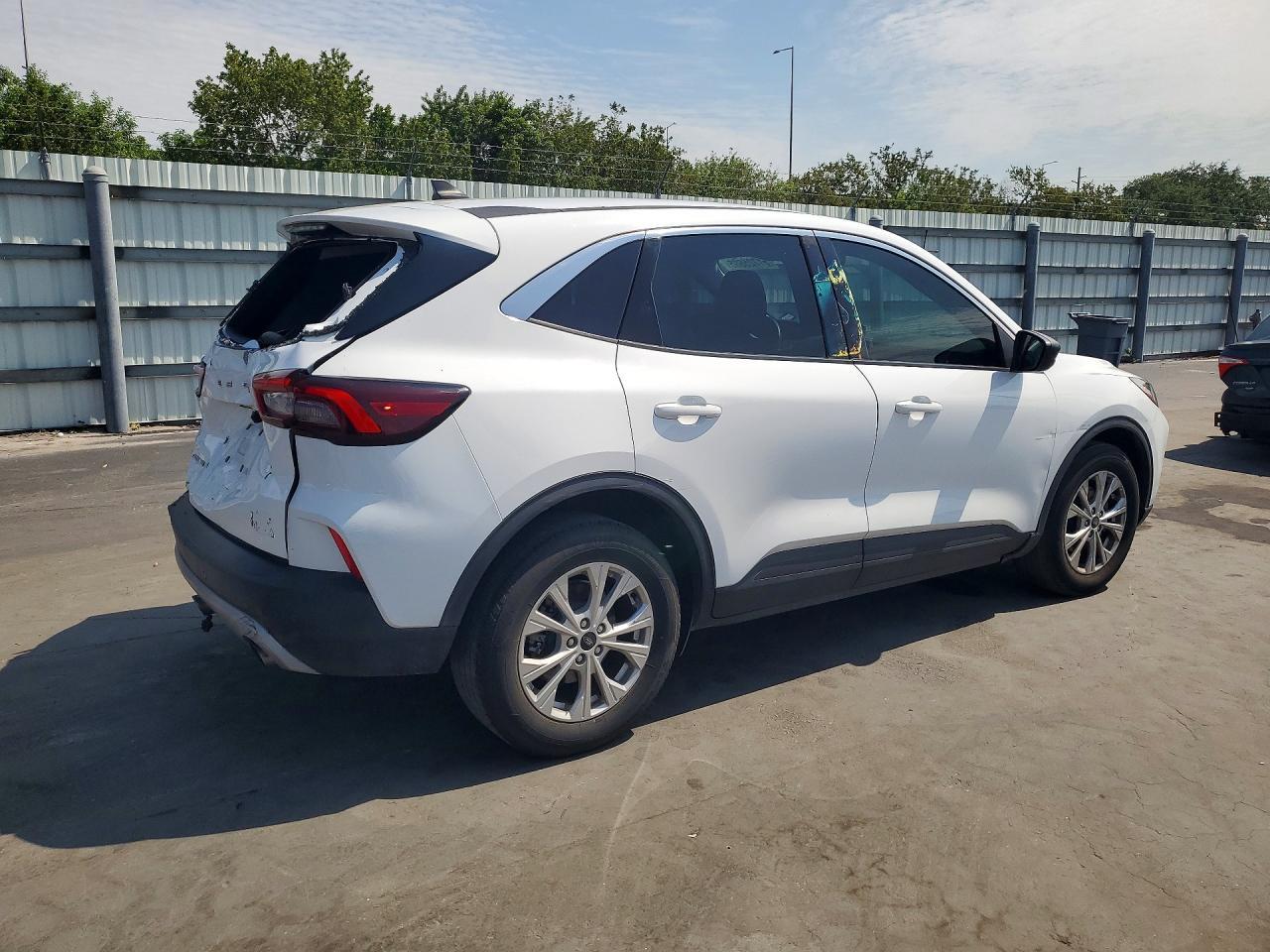 2024 Ford Escape Active - Image 3