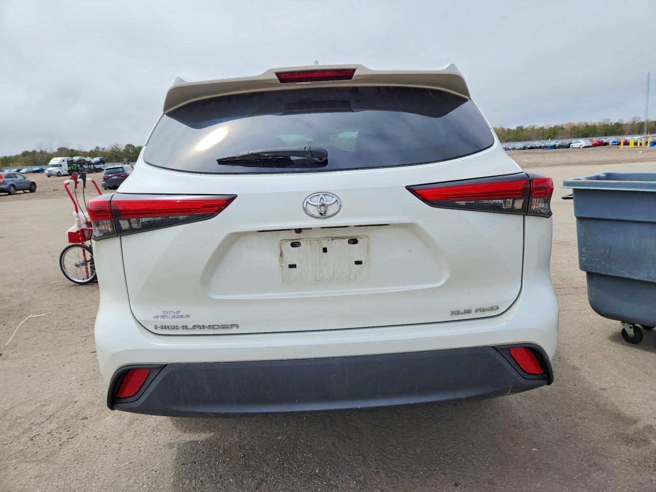 2021 Toyota Highlander Xle - Image 6