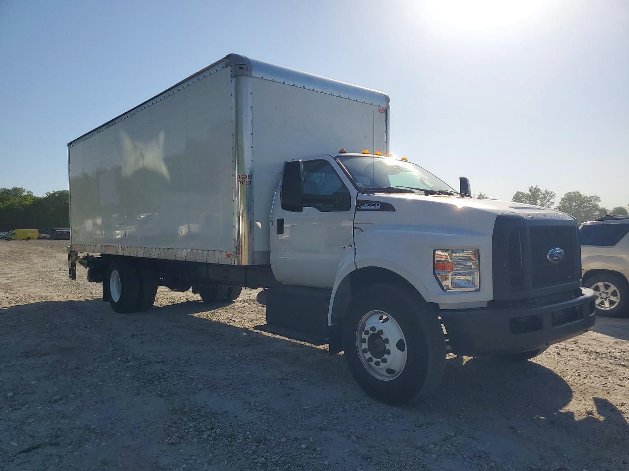 2022 Ford F650 Super - Image 4