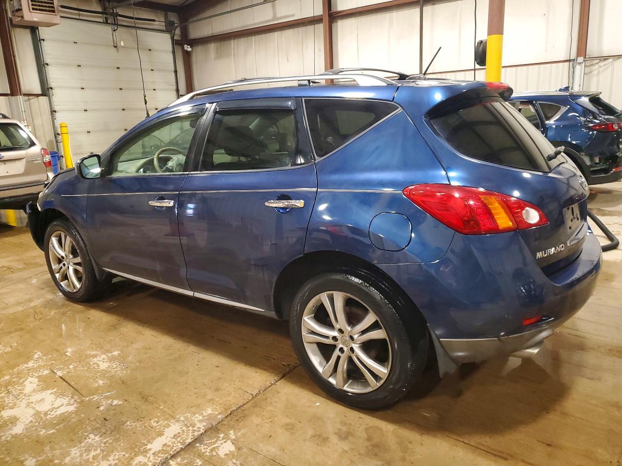 2010 Nissan Murano S - Фото 2