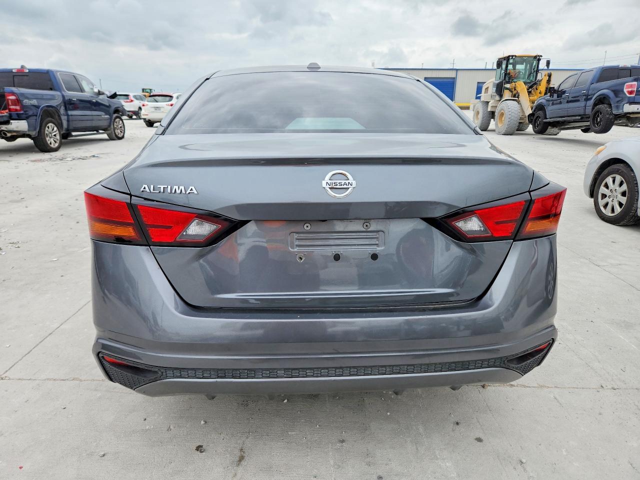 2020 Nissan Altima S - Фото 6