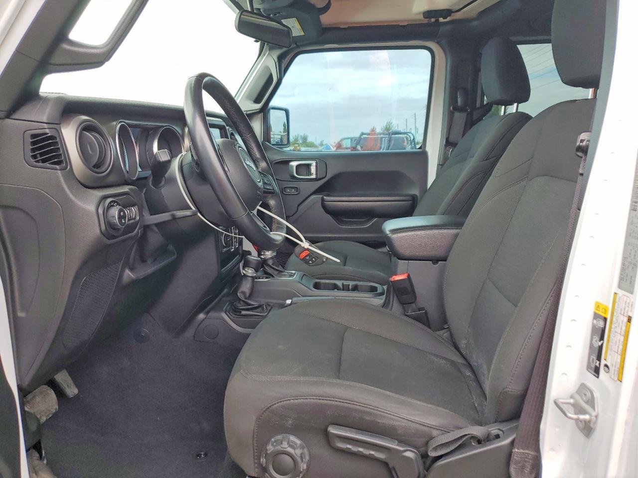 2020 Jeep Gladiator Sport - Фото 7