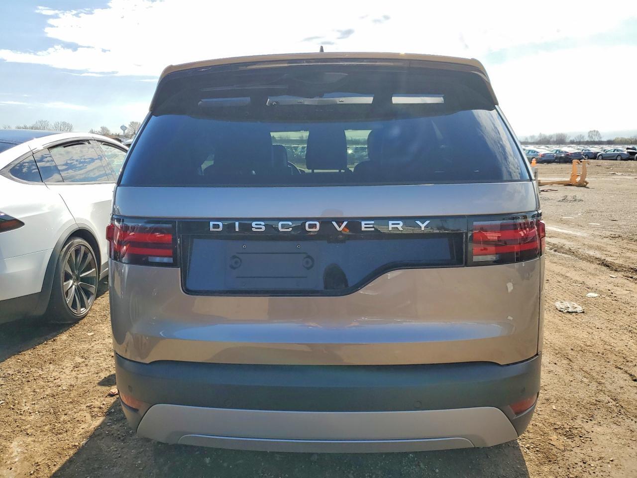 2026 Land Rover Discovery S - Image 6