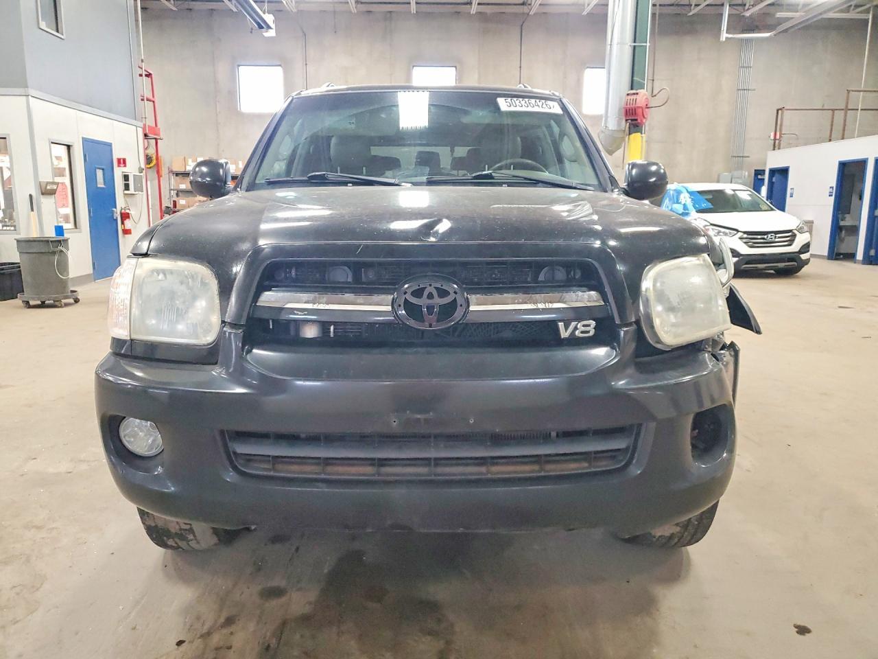 2005 Toyota Sequoia Limited - Image 5