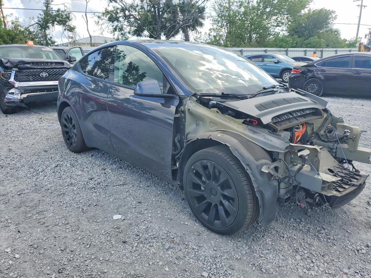 2022 Tesla Model Y - Image 4