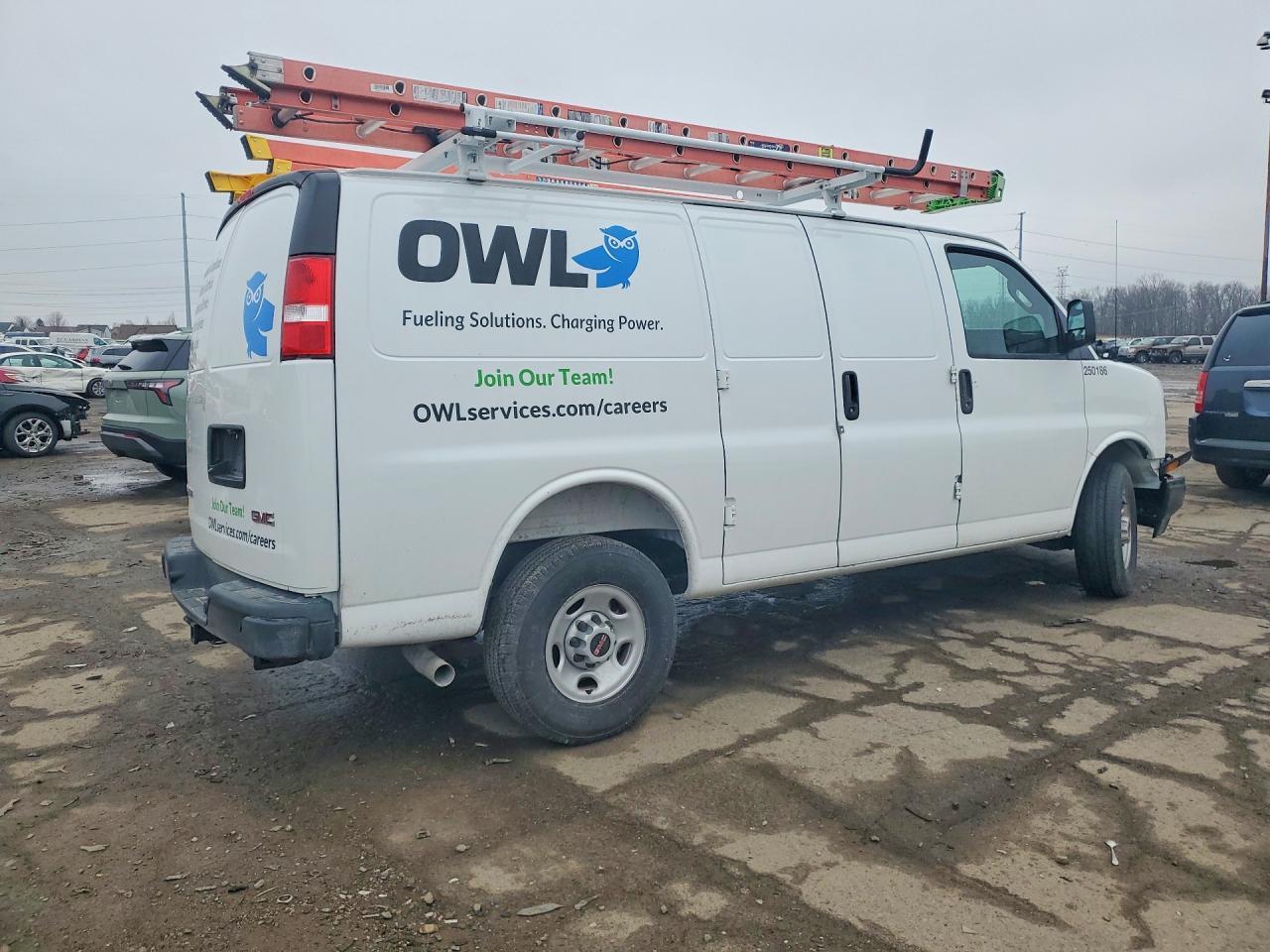 2025 GMC Savana G2500 Utility / Service Van - Фото 3