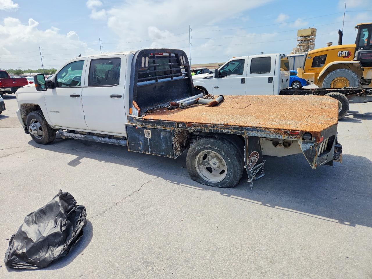 2019 Chevrolet Silverado C3500 6.0L V-8 Flat Bed - Фото 2