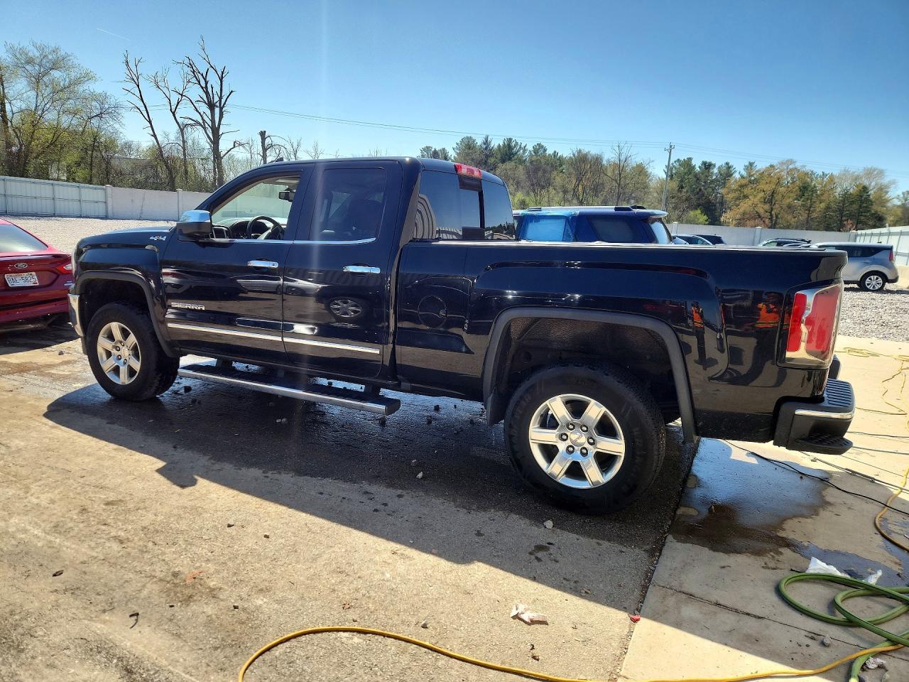 2016 GMC Sierra K1500 Slt - Image 2