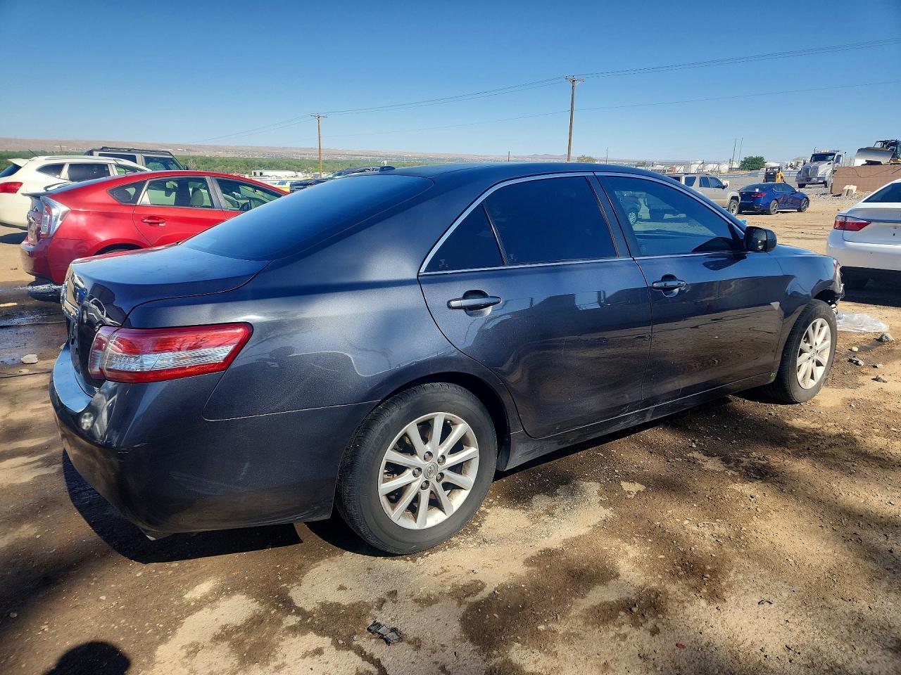 2011 Toyota Camry Xle V6 - Image 3
