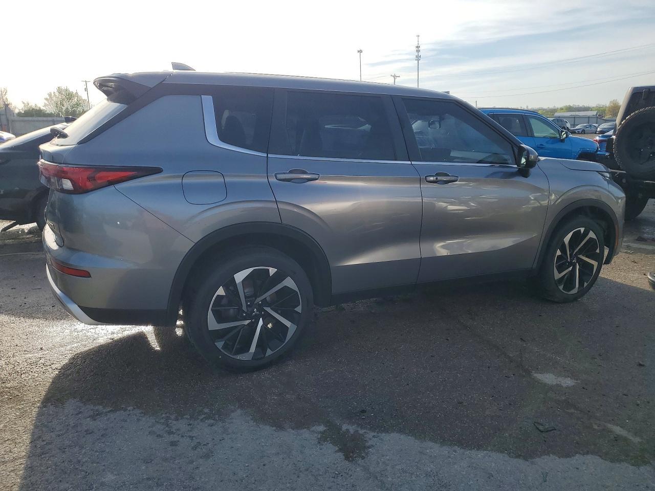 2023 Mitsubishi Outlander Se - Фото 3