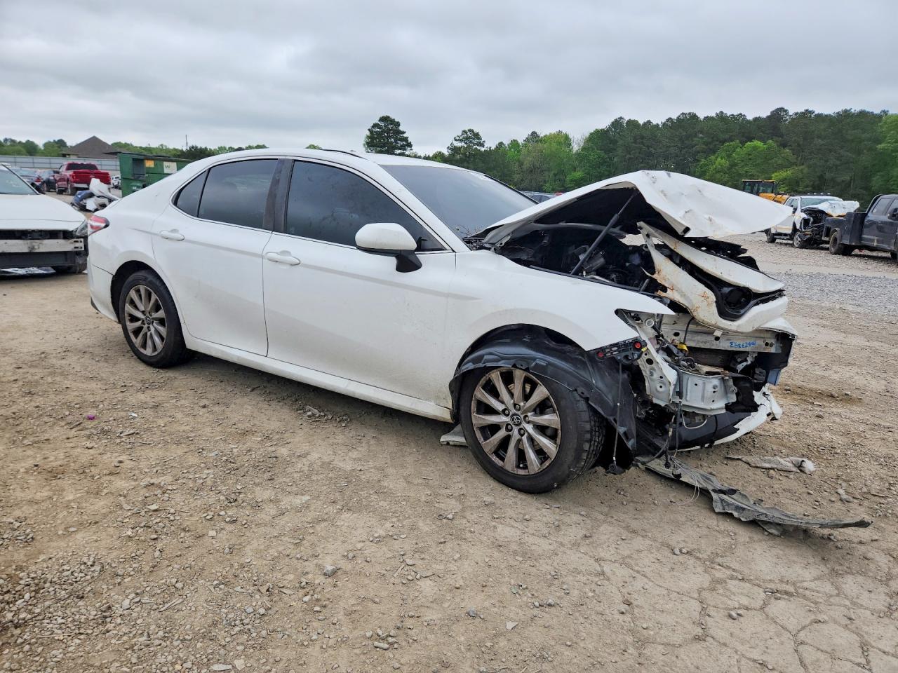 2018 Toyota Camry Le - Фото 4