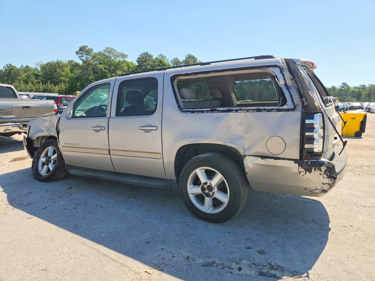 2007 Chevrolet Suburban C1500 - Фото 2