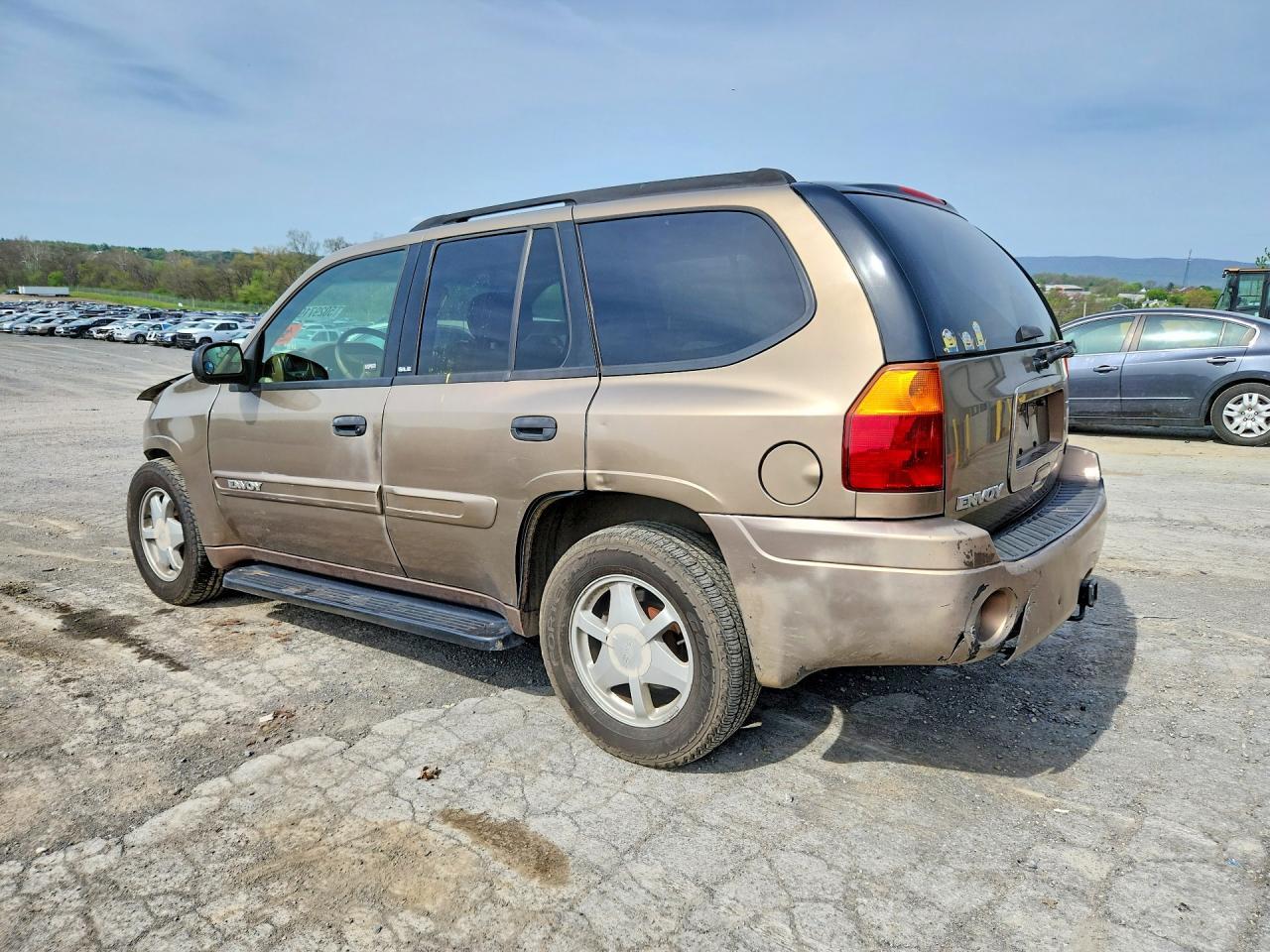 2003 GMC Envoy - Image 2