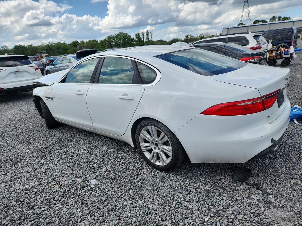2016 Jaguar Xf Premium - Фото 2