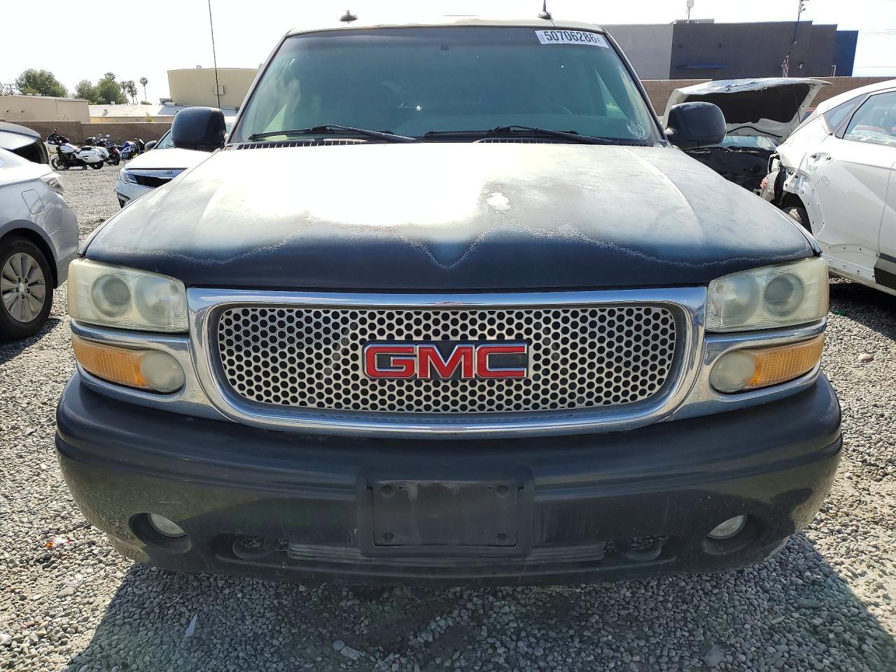 2003 GMC Yukon Denali - Image 5
