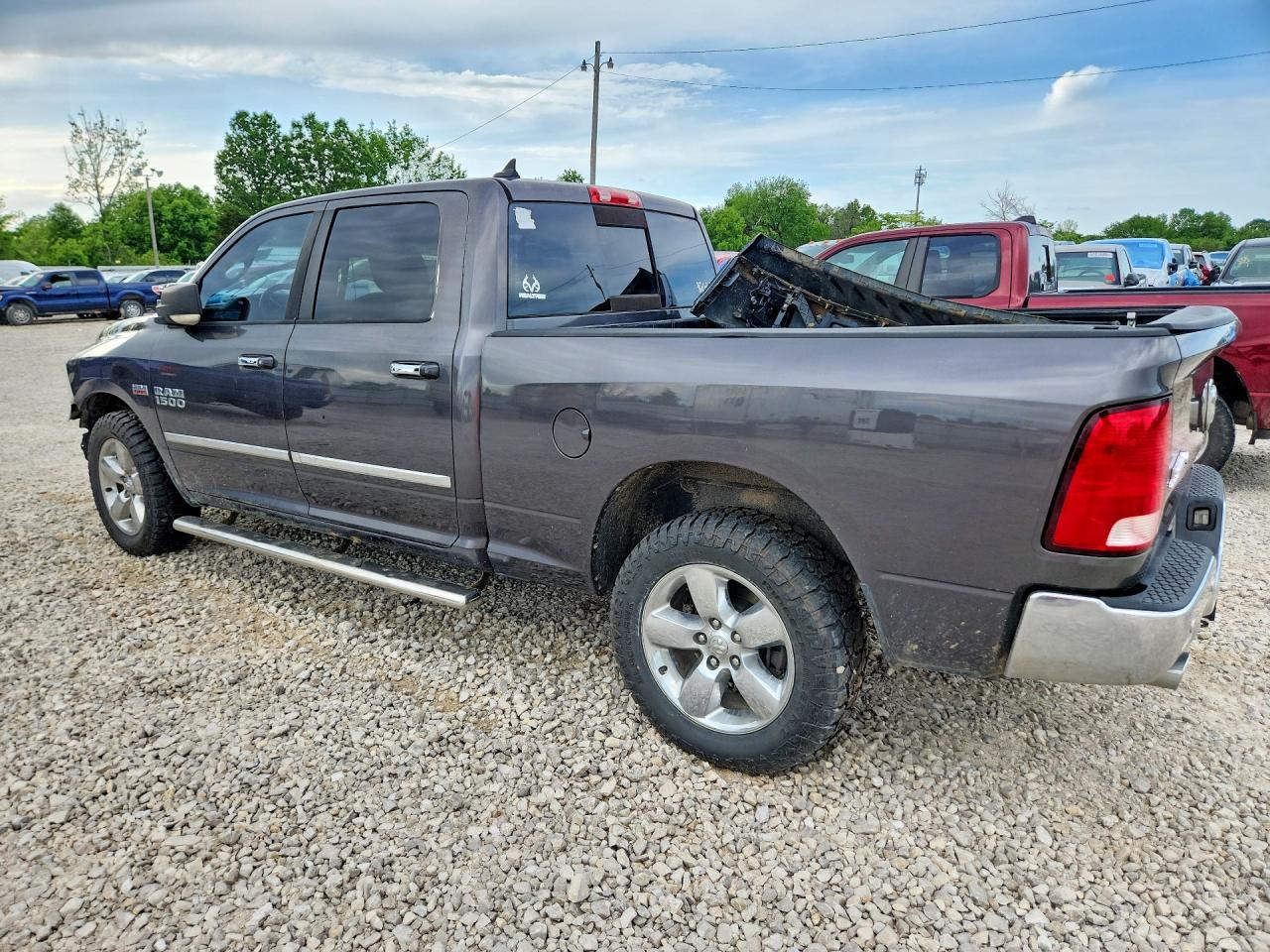 2015 Ram 1500 Slt - Image 2