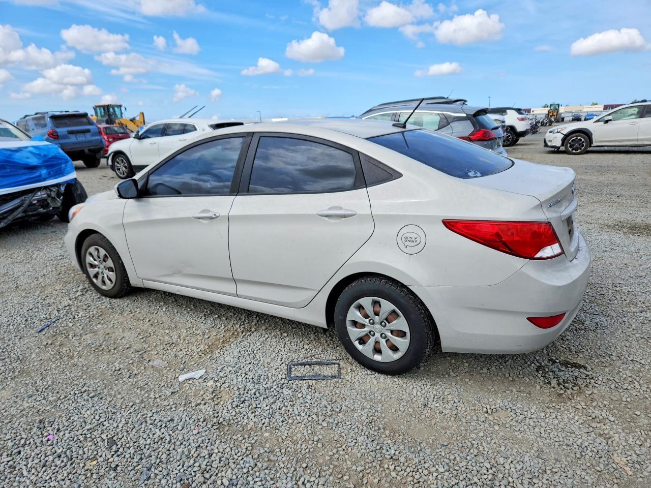 2016 Hyundai Accent Se - Фото 2