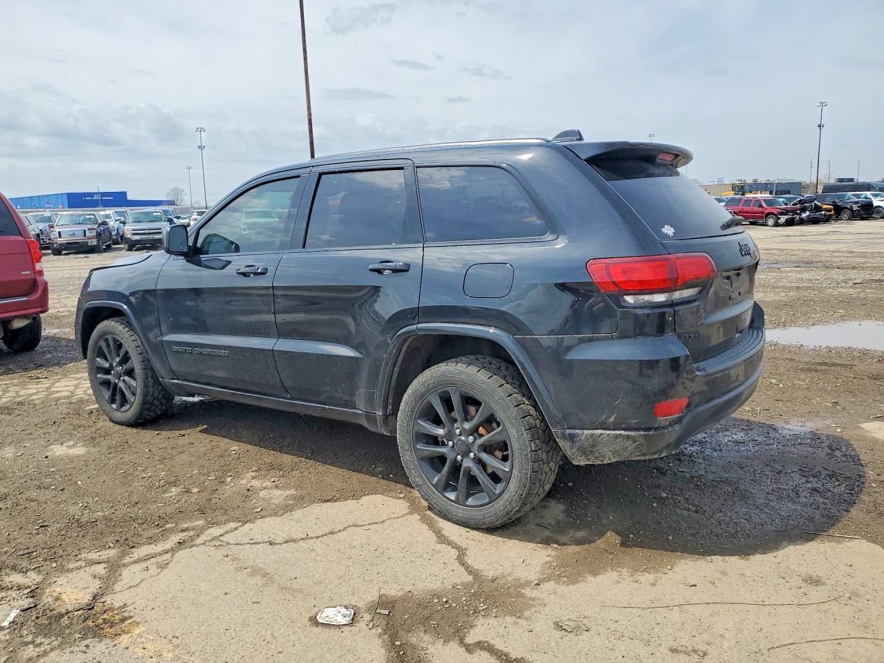 2018 Jeep Grand Cherokee Laredo - Фото 2