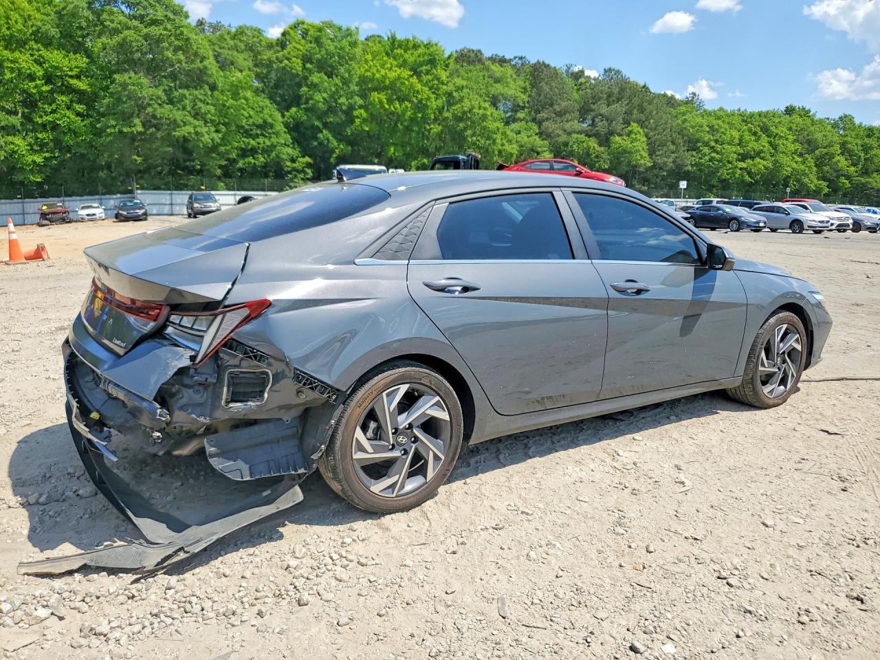 2024 Hyundai Elantra Limited - Фото 3