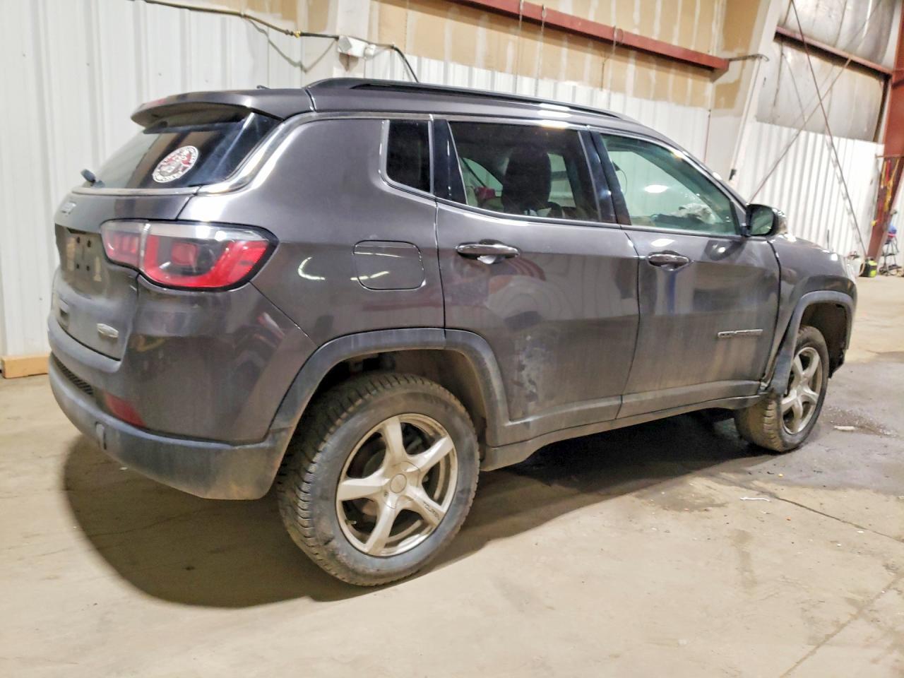 2019 Jeep Compass Latitude - Image 3
