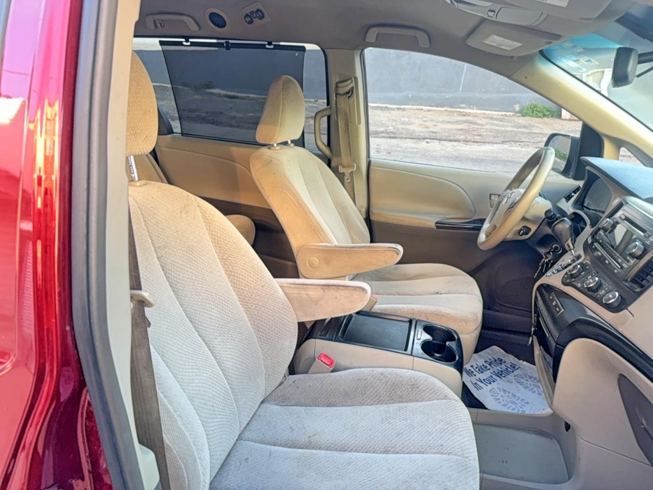 2011 Toyota Sienna Le - Фото 5