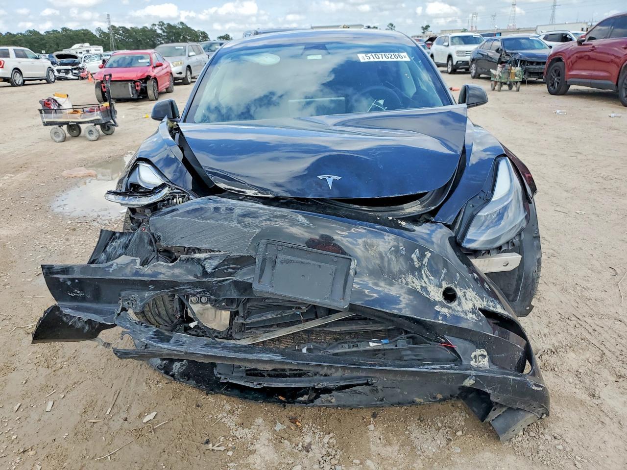 2023 Tesla Model 3 - Фото 5