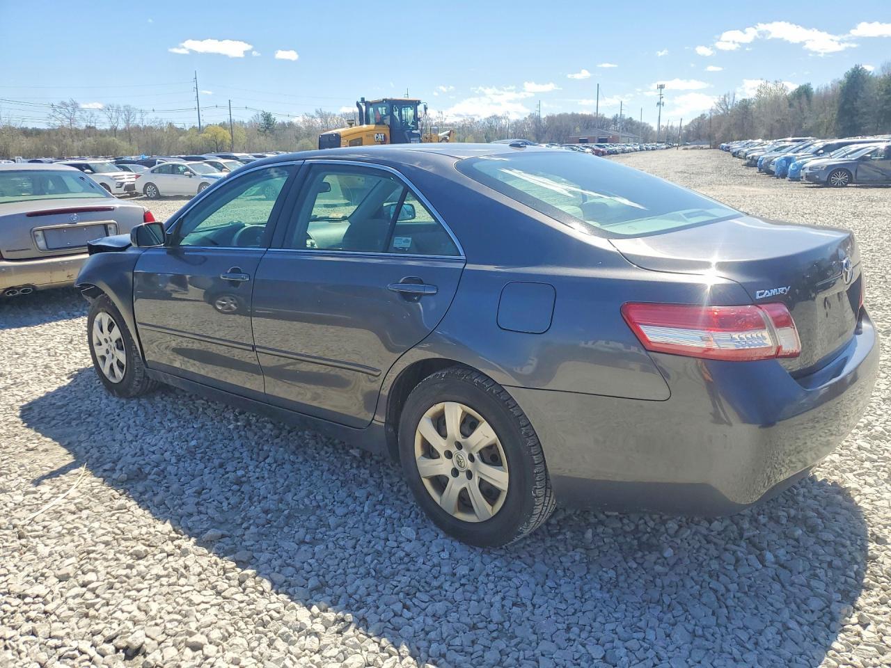 2010 Toyota Camry Le - Image 2