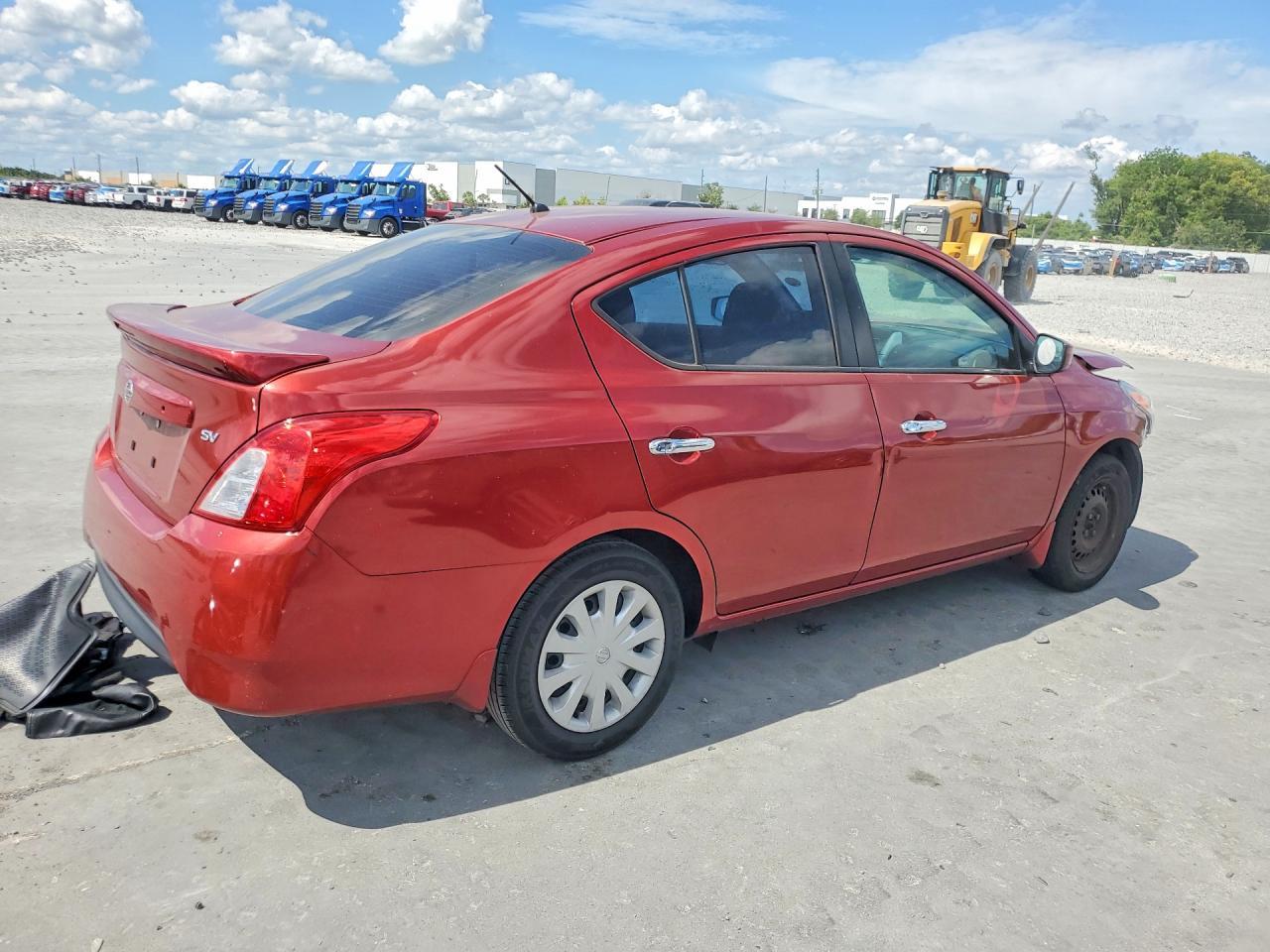 2018 Nissan Versa Sv - Фото 3