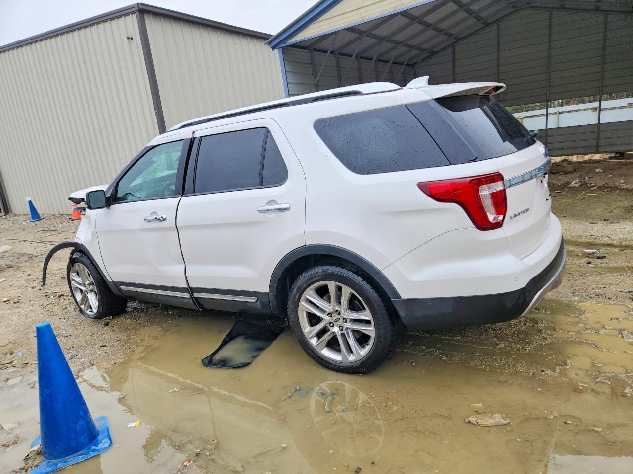 2017 Ford Explorer Limited - Image 2