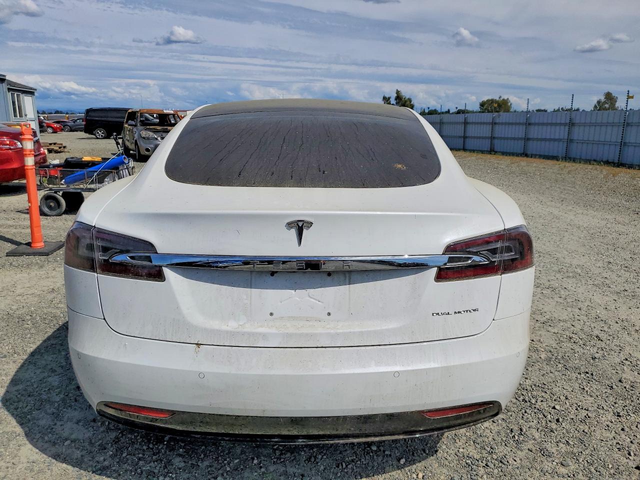 2021 Tesla Model S - Фото 6