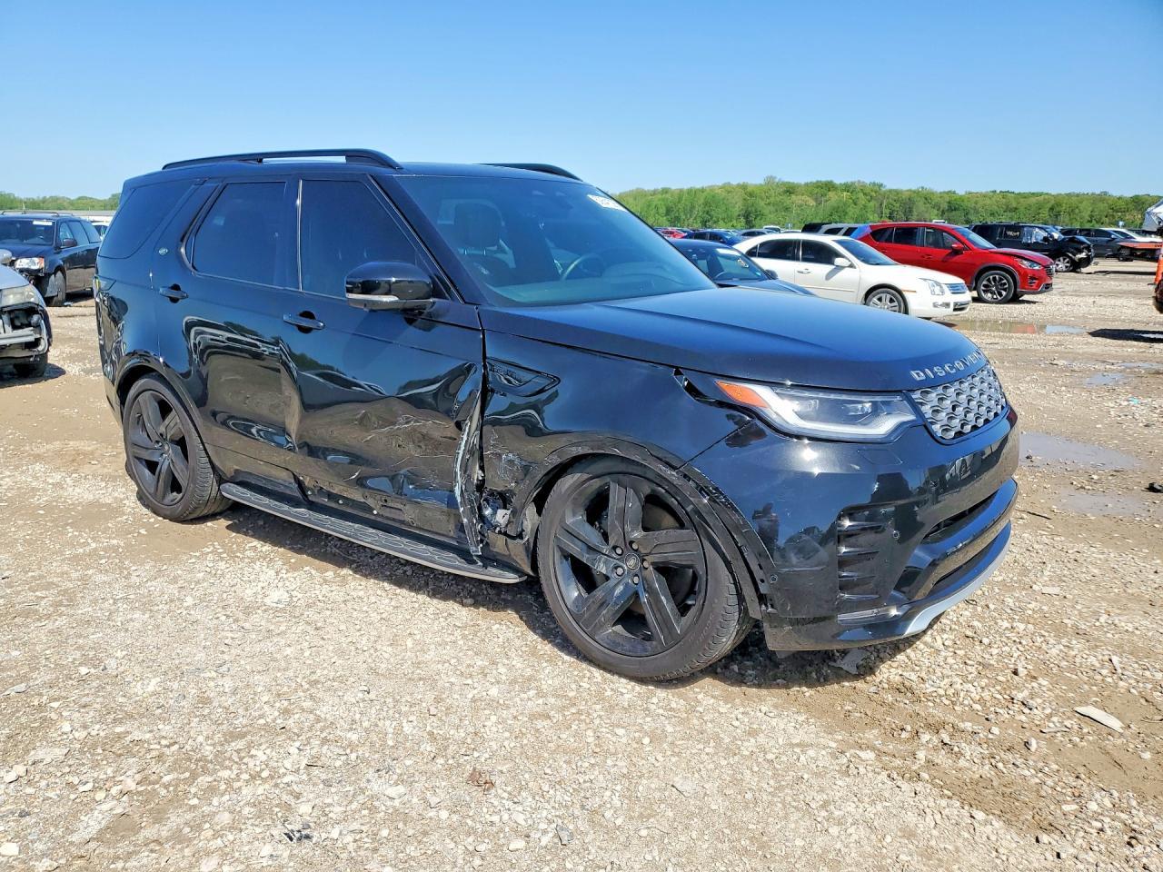 2024 Land Rover Discovery Metropolitan Edition - Image 4