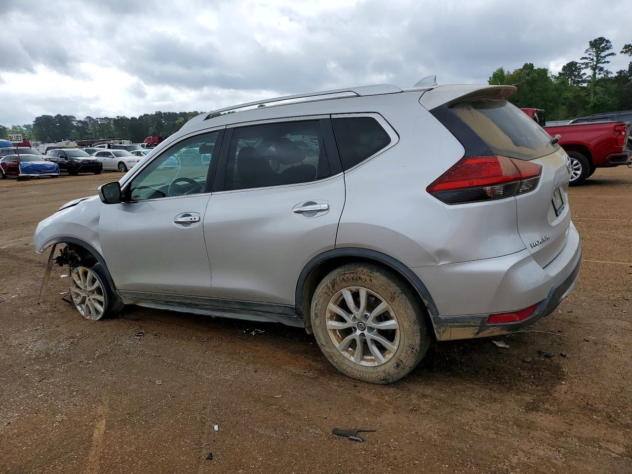 2017 Nissan Rogue Sv - Image 2