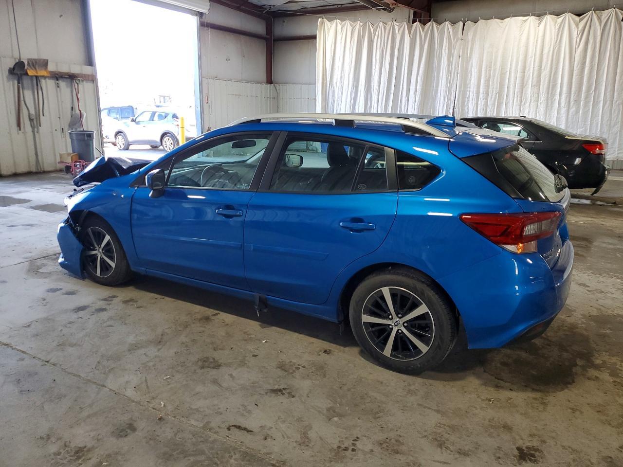 2022 Subaru Impreza Premium - Image 2