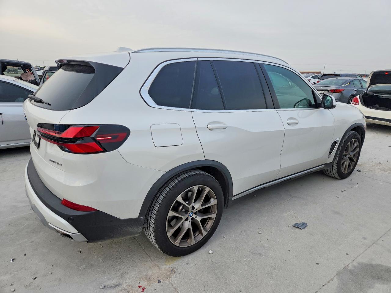 2025 BMW X5 xDrive40I - Image 3