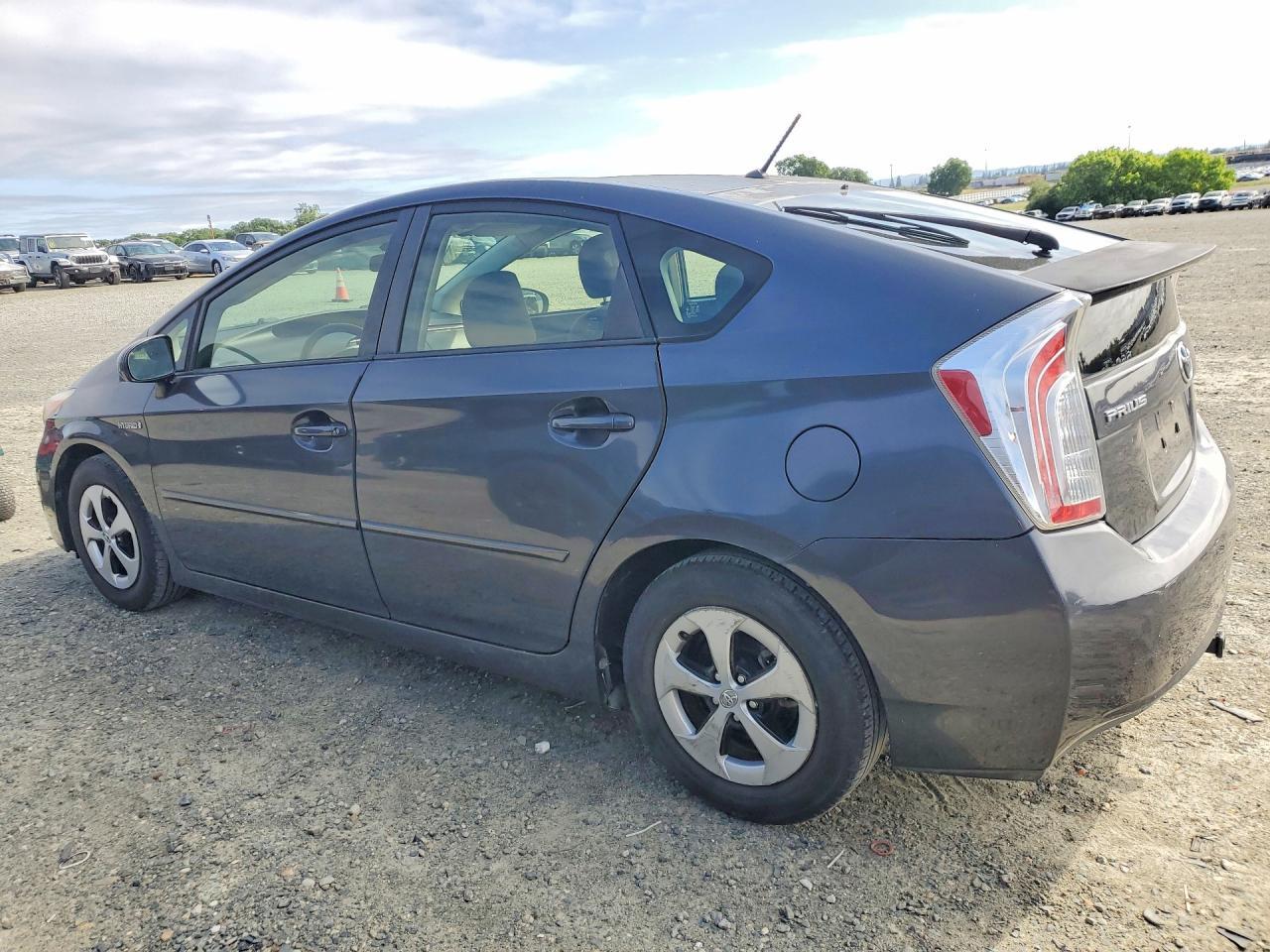 2012 Toyota Prius Two - Фото 2