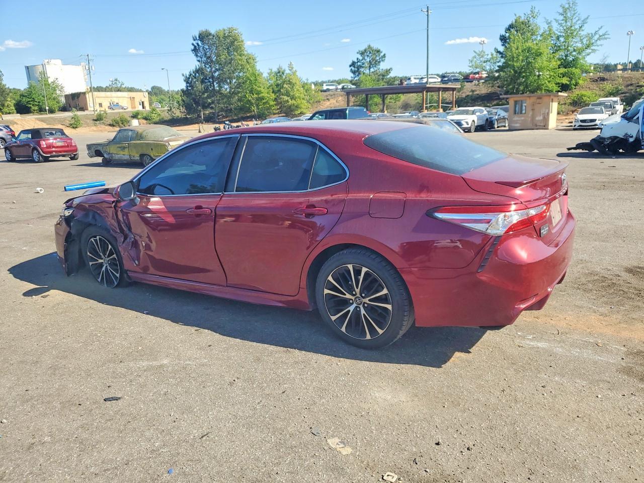2018 Toyota Camry Se - Image 2