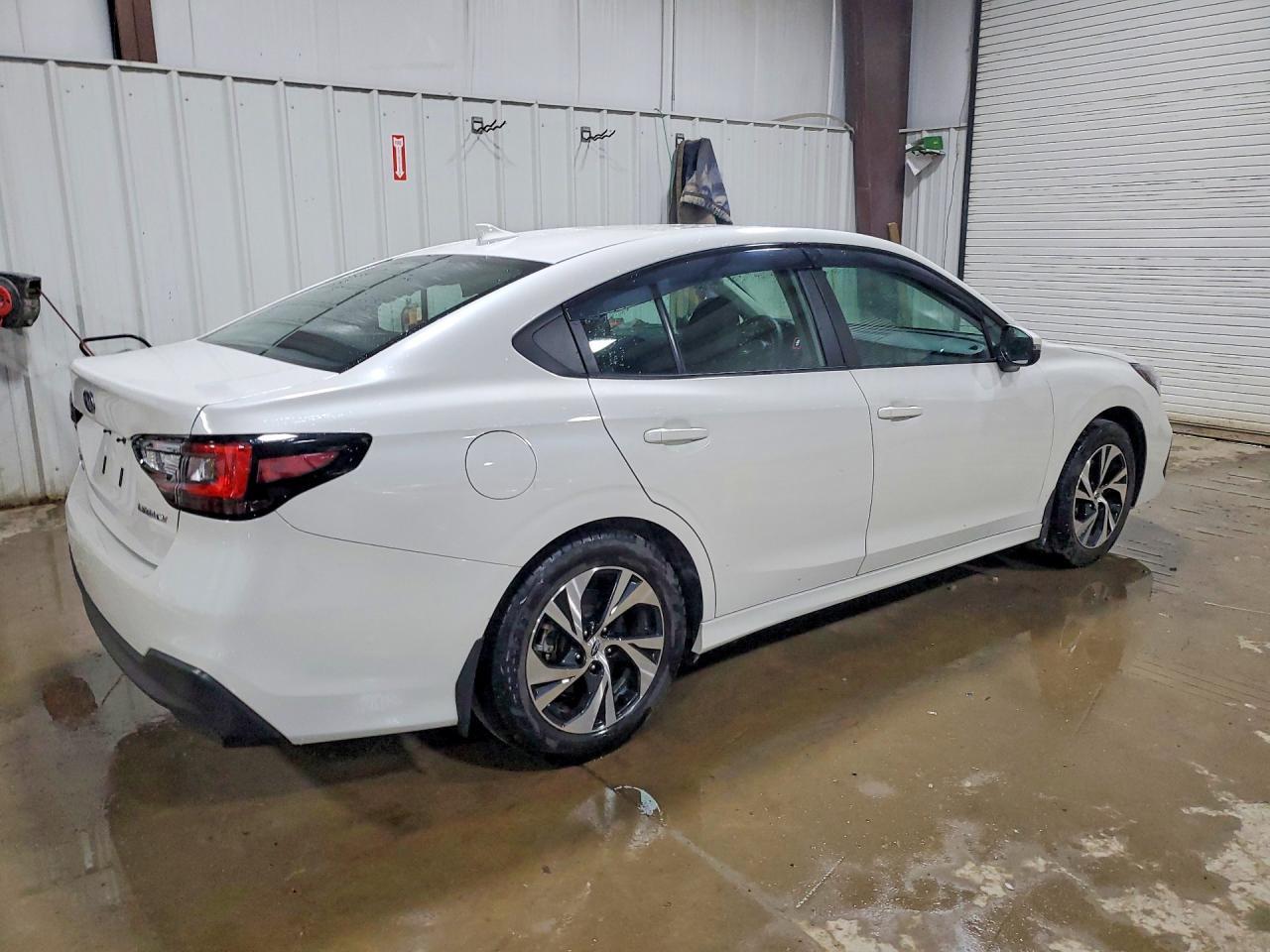 2025 Subaru Legacy Premium - Фото 3