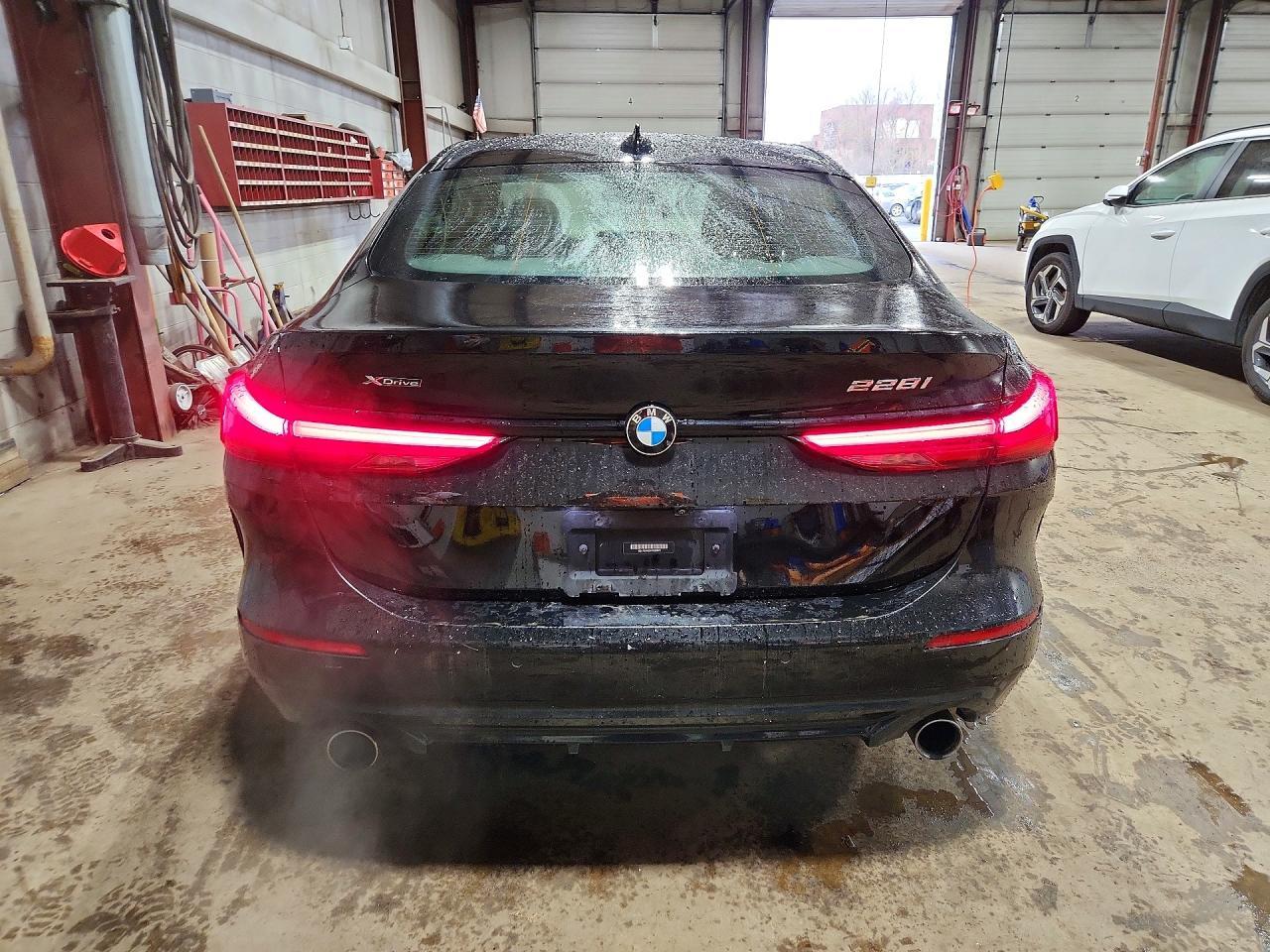 2021 BMW 228Xi - Фото 6